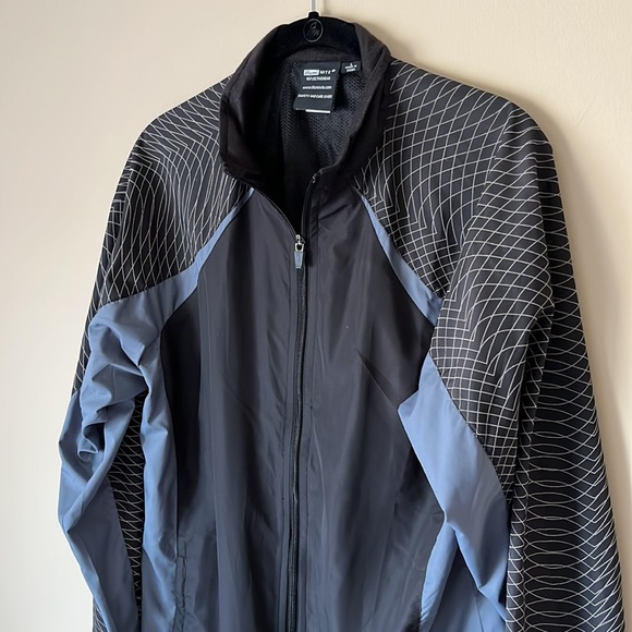 IllumiNITE Reflectivewear Waterproof Reflective Jacket - Picture 4 of 6